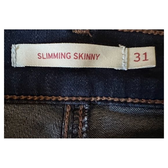 Host Pick❗️Levi's Slimming Skinny Jeans - Picture 7 of 9